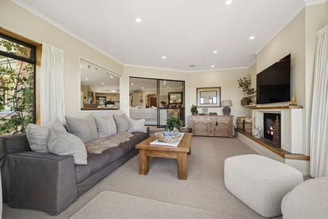 Photo of property in 22 Fairview Terrace, Waipahihi, Taupo, 3330