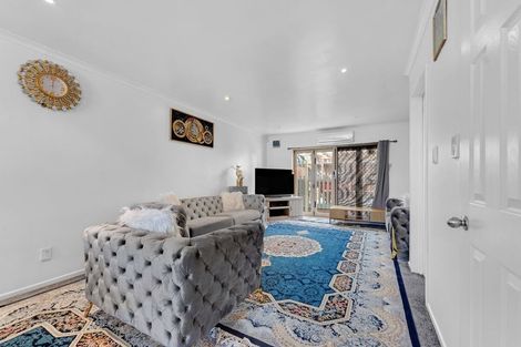 Photo of property in 13 Bushpark Place, Flat Bush, Auckland, 2016