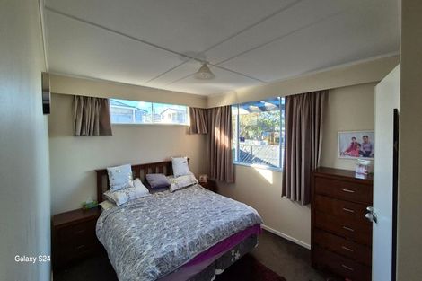 Photo of property in 17 Maple Grove, Maungaraki, Lower Hutt, 5010