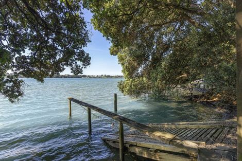 Photo of property in 54a Stanley Point Road, Stanley Point, Auckland, 0624
