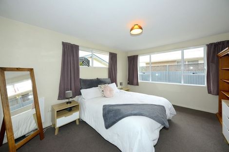 Photo of property in 127 Grimseys Road, Redwood, Christchurch, 8051