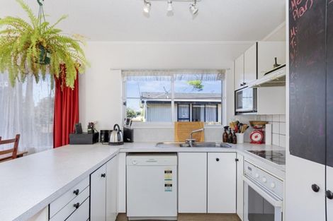 Photo of property in 1313 Papamoa Beach Road, Papamoa Beach, Papamoa, 3118