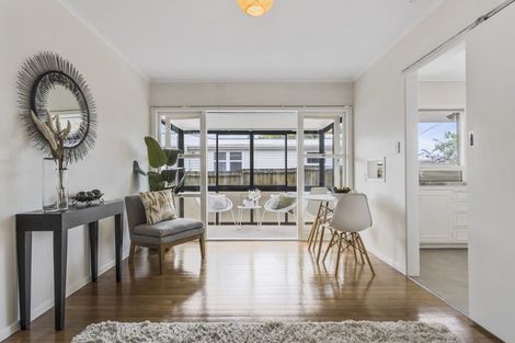 Photo of property in 2/105 Astley Avenue, New Lynn, Auckland, 0600