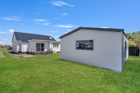 Photo of property in 33 Matipo Street, Castlecliff, Whanganui, 4501