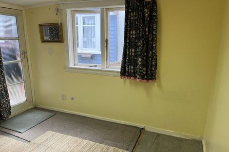 Photo of property in 37 Royal Street, Upper Hutt Central, Upper Hutt, 5018