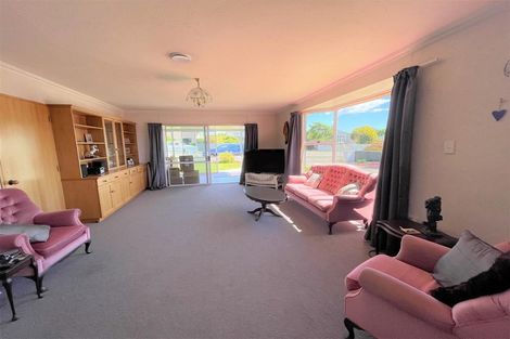 Photo of property in 19 Timaru Road, Waimate, 7924