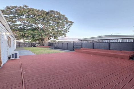 Photo of property in 14 Waimana Road, Conifer Grove, Takanini, 2112