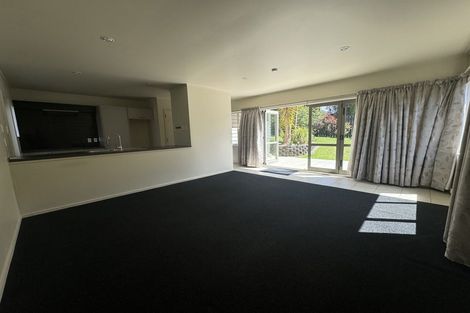 Photo of property in 2/2 Hatherlow Street, Glenfield, Auckland, 0629