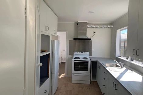 Photo of property in 1/12 De Thiery Place, Pakuranga Heights, Auckland, 2010