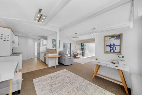 Photo of property in 20 The Anchorage, Sunnyhills, Auckland, 2010