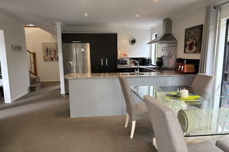 Photo of property in 65 Rising Parade, Fairview Heights, Auckland, 0632