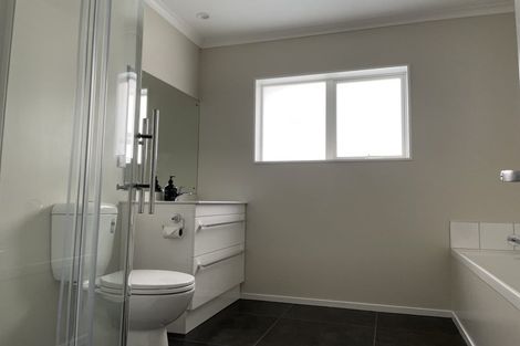 Photo of property in 10 Belize Grove, Grenada Village, Wellington, 6037