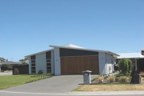Photo of property in 14 Papaumu Green, Parklands, Christchurch, 8083