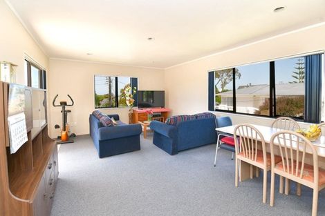 Photo of property in 165b Hibiscus Coast Highway, Red Beach, 0932