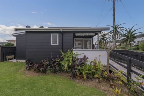 Photo of property in 6 Aputa Avenue, Te Puru, Thames, 3575