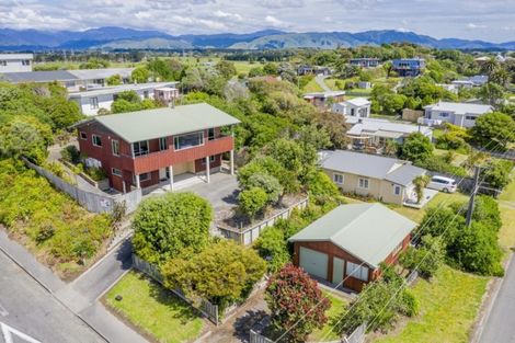 Photo of property in 37 Manuka Street, Otaki Beach, Otaki, 5512