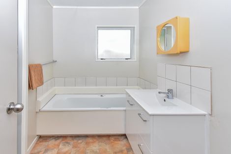 Photo of property in 1/50 Finlayson Avenue, Clendon Park, Auckland, 2103