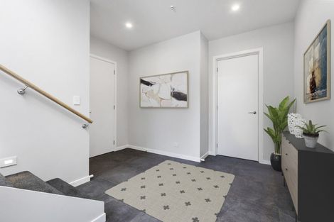 Photo of property in 7b Montrose Place, Highlands Park, New Plymouth, 4312