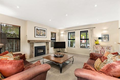 Photo of property in 63 Devon Street, Arrowtown, 9302