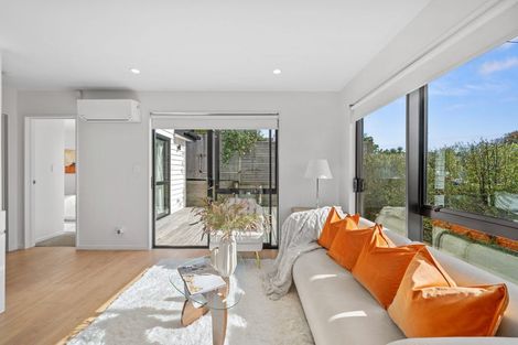 Photo of property in 1b Valron Road, Te Atatu South, Auckland, 0602