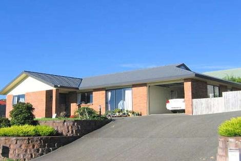 Photo of property in 17b Chesterton Terrace, Henderson, Auckland, 0612