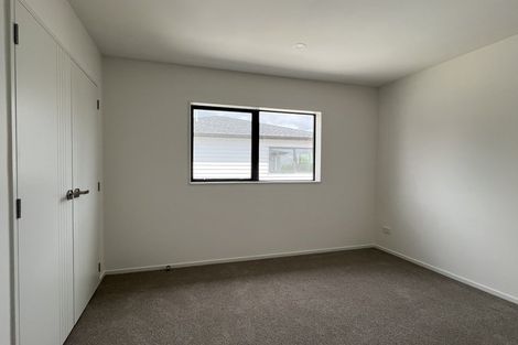 Photo of property in 30a Durham Street, Te Atatu Peninsula, Auckland, 0610