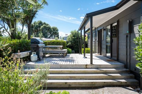 Photo of property in 9 Redwood Place, Te Awanga, 4102