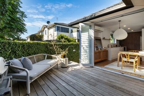 Photo of property in 121a Oceanview Road, Mount Maunganui, 3116