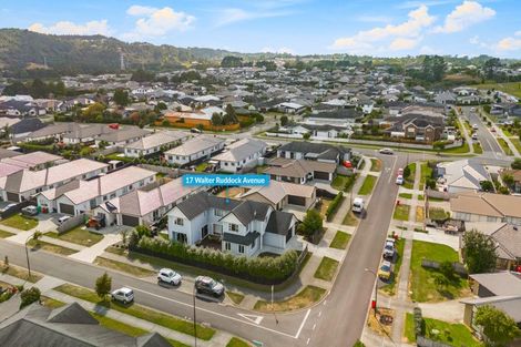 Photo of property in 17 Walter Ruddock Avenue, Kumeu, 0810