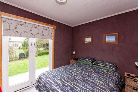 Photo of property in 421a South Road, Omata, New Plymouth, 4374