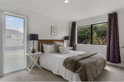 Photo of property in 4 Baronie Court, Half Moon Bay, Auckland, 2012