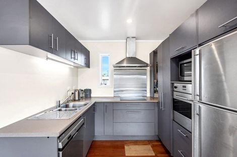 Photo of property in 12 Lane Road, Weymouth, Auckland, 2103