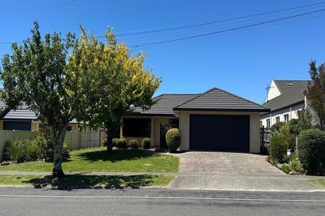Photo of property in 8 Arataki Road, Havelock North, 4130