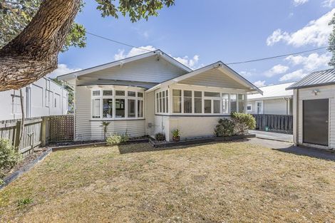 Photo of property in 224 The Parade, Island Bay, Wellington, 6023