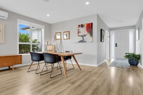 Photo of property in 14 Aporo Drive, Kumeu, 0810