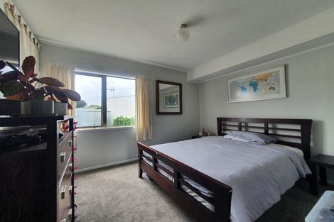 Photo of property in 1 Oakmont Place, Wattle Downs, Auckland, 2103