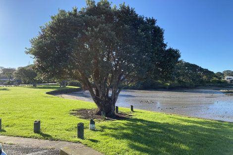 Photo of property in 1/15 Roys Road, Weymouth, Auckland, 2103