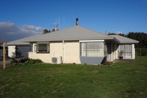 Photo of property in 40 Nuku Street, Tangimoana, 4822