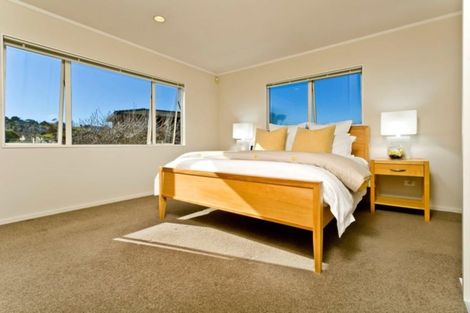 Photo of property in 11 Te Hoe Grove, Pinehill, Auckland, 0632