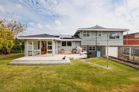 Photo of property in 10 Westhaven Grove, Takaro, Palmerston North, 4412