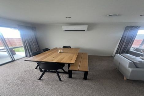 Photo of property in 33 Shrule Place, Huntington, Hamilton, 3210