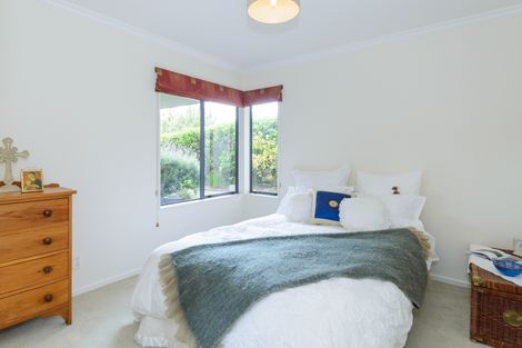 Photo of property in 24 Greenwood Place, Fitzherbert, Palmerston North, 4410
