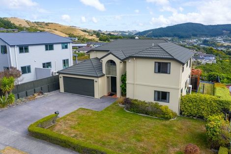 Photo of property in 138 Woodman Drive, Tawa, Wellington, 5028
