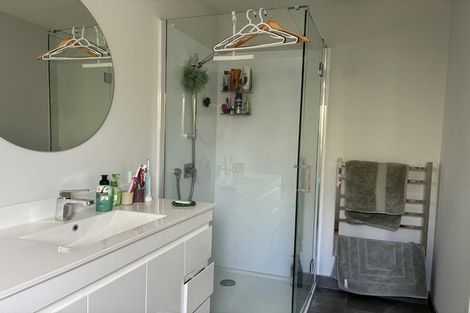 Photo of property in 2/6 Fernlea Rise, Bayview, Auckland, 0629