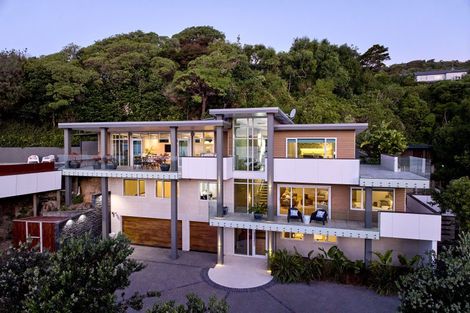 Photo of property in 300b Paremata Road, Whitby, Porirua, 5381