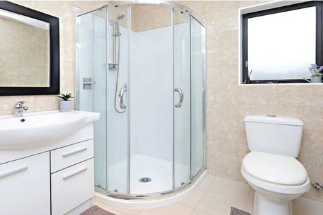 Photo of property in 10 John Broad Place, Flat Bush, Auckland, 2019