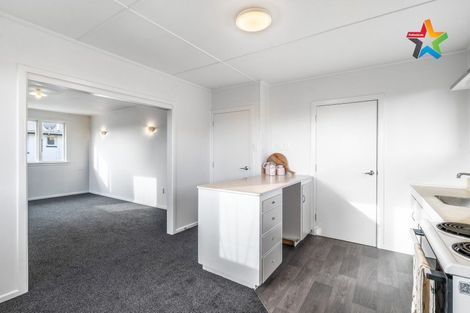 Photo of property in 15 Park Street, Winton, 9720