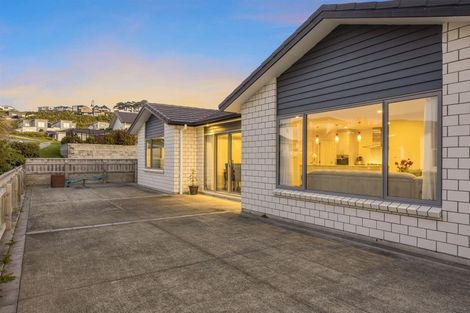Photo of property in 16 Ken Douglas Drive, Aotea, Porirua, 5024