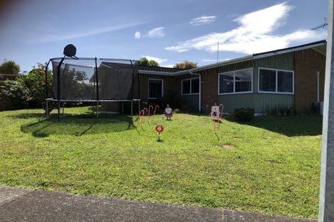 Photo of property in 61 Luton Avenue, Sunnyhills, Auckland, 2010