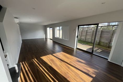 Photo of property in 54 Bordeaux Parade, Te Atatu South, Auckland, 0610